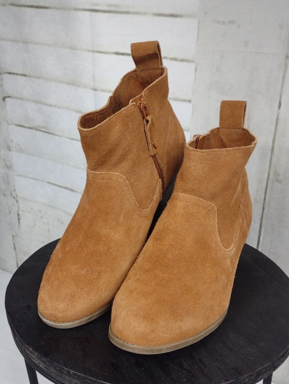 Vionic Tan Suede Ankle Booties with Side Zip Size 8.5
